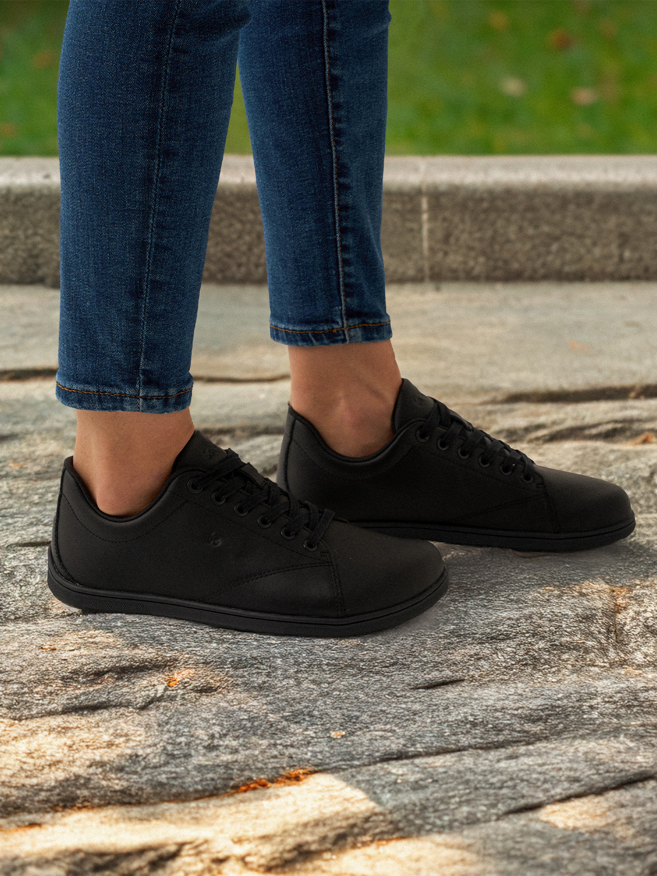 Be Lenka Core - All Black Bärfooties